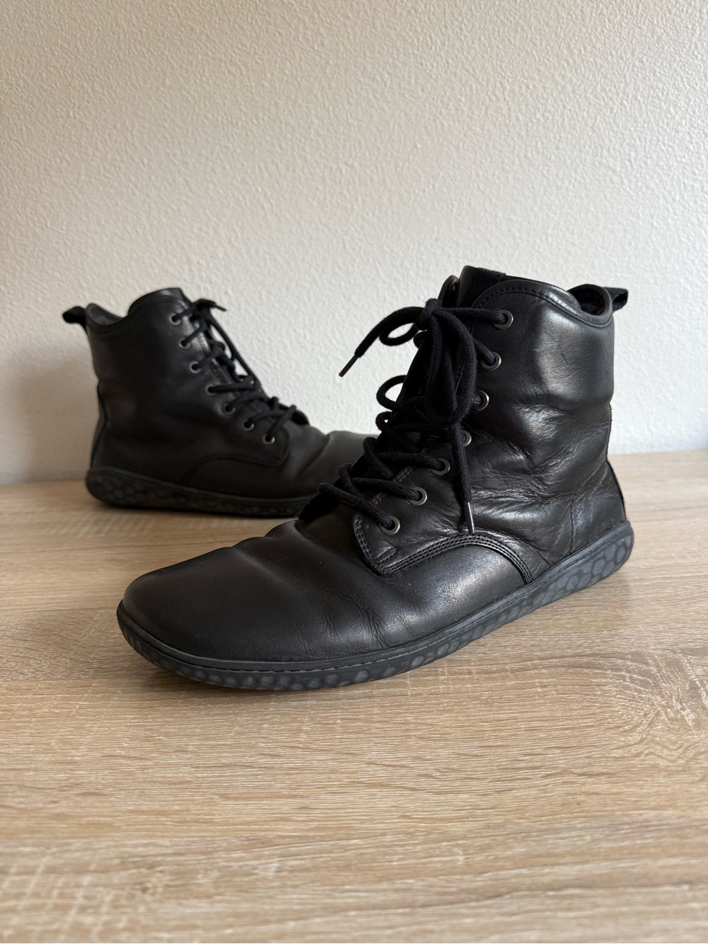 Vivobarefoot Scott IV insulated black leather barefoot boots men’s  Sz 42/9